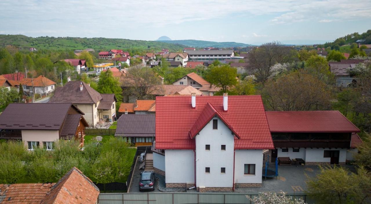 Amedeia Hotel Törcsvár Kültér fotó