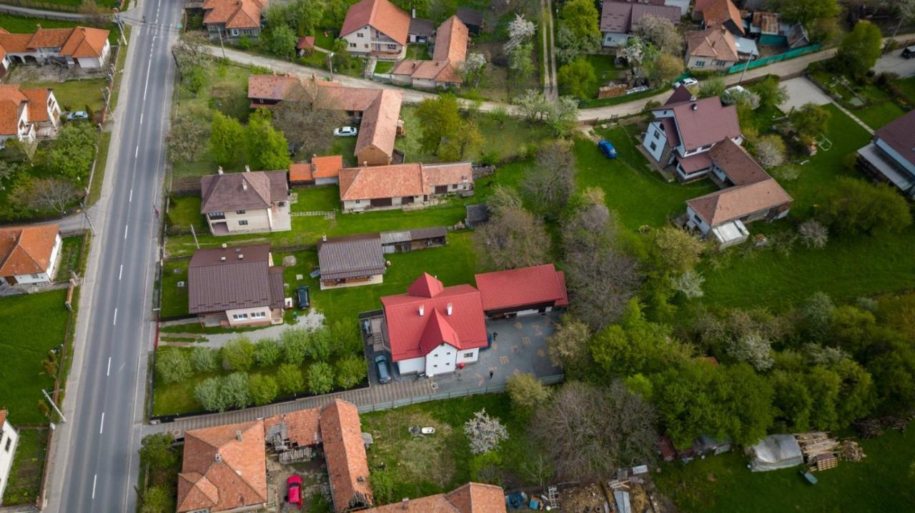 Amedeia Hotel Törcsvár Kültér fotó