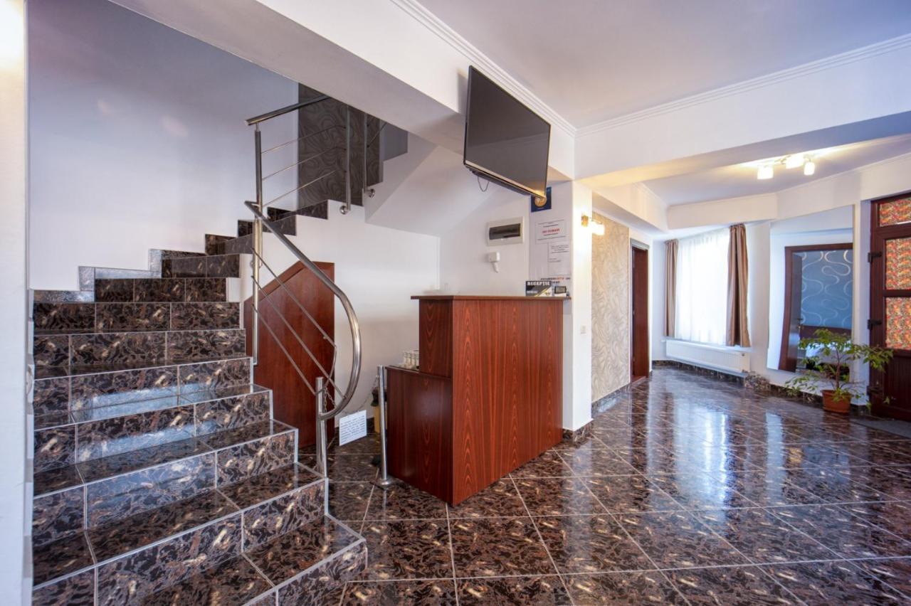 Amedeia Hotel Törcsvár Kültér fotó