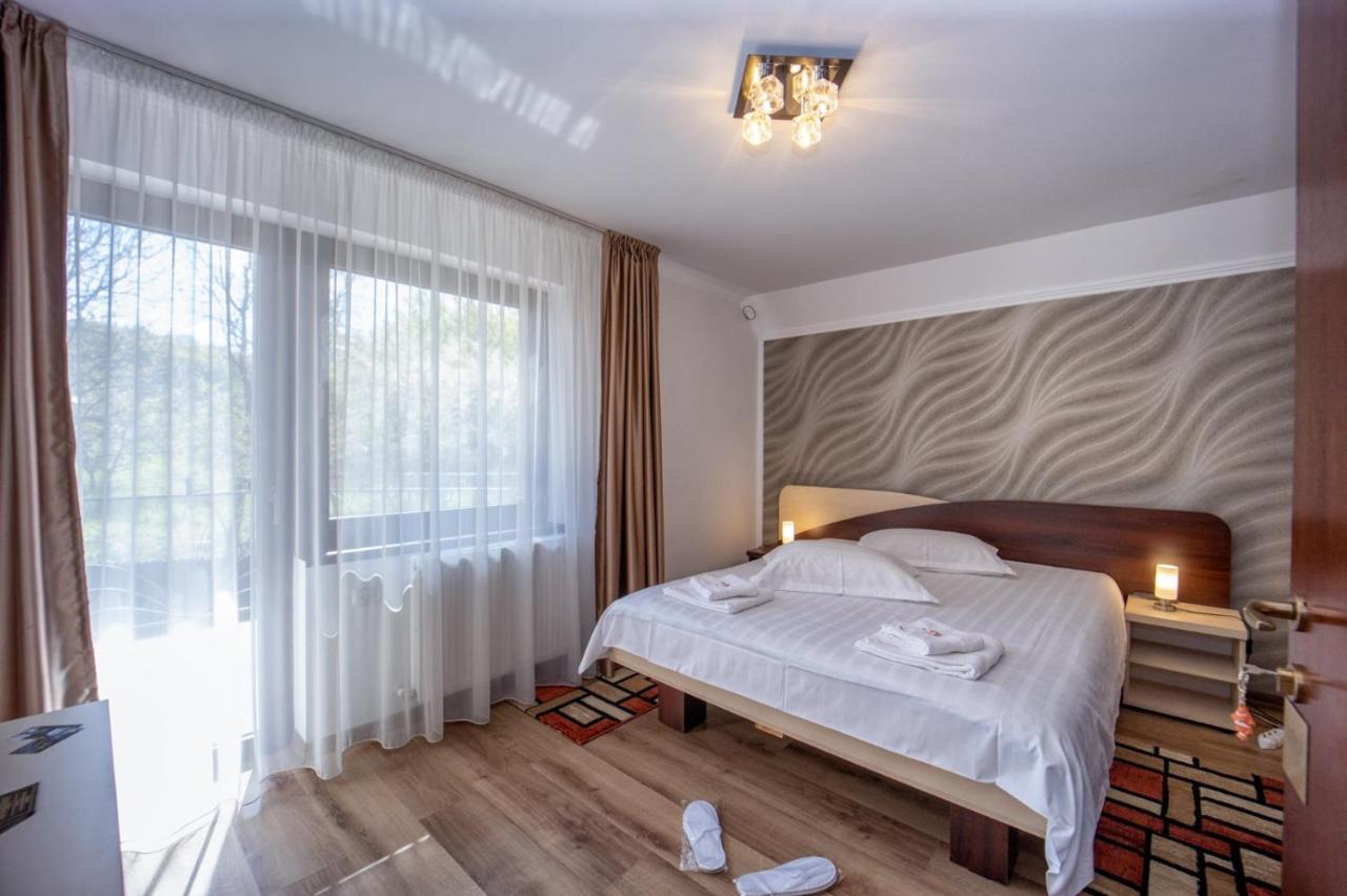 Amedeia Hotel Törcsvár Kültér fotó